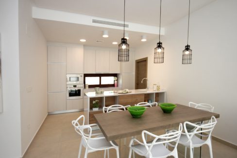 d5f5f33ee52a105f5f33ee52a52