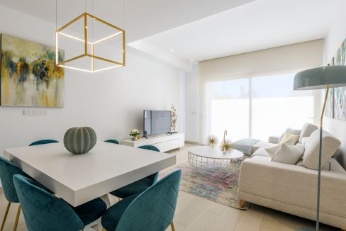 d5f734adf1e20c5f734adf1e244