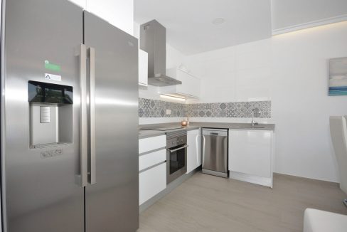 d5f7b323d0f5cf5f7b323d0f608