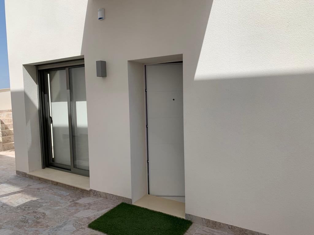 d5f82d25f4c9645f82d25f4c99d