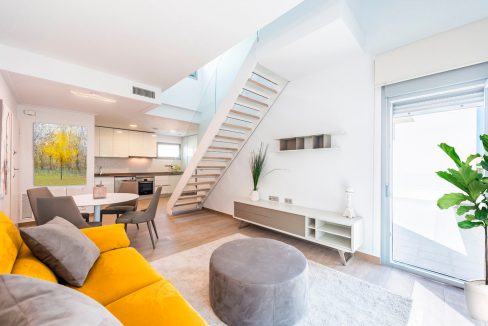 d5f85a05ec2aa85f85a05ec2ae1