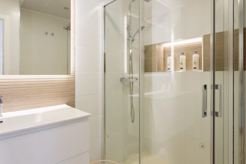 d5f929af4c69305f929af4c6969