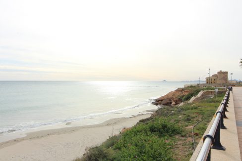 d5fda1e5e438cc5fda1e5e4390d