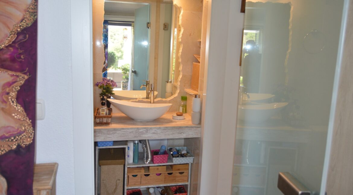 o_1ef3t9re9kjm1p8c13kt3s616a95b