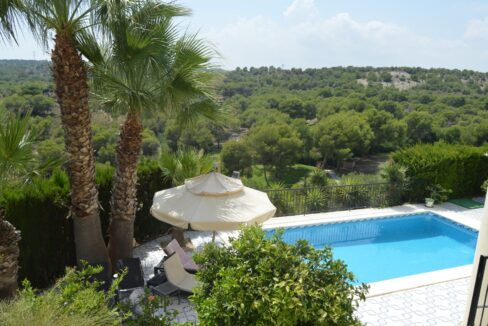 o_1ef86afno1oqvnd311na1e94t2u39