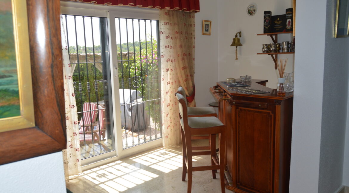 o_1ef86afnoi901hko1ugn1551a33n