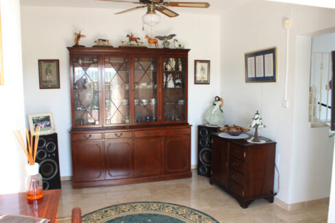 o_1ef86r9hg6cv15oj12ub17rv1sluno