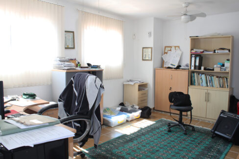 o_1ef875v4a6m2ncsvbl1smq125luk