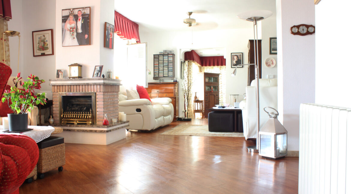 o_1ef875v4amsh1rkg174o179qofku1