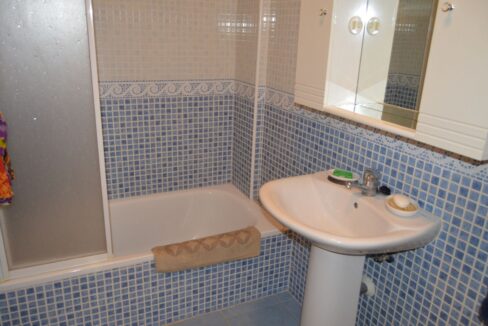 o_1ef9lt2v2a7go5194l17bo147c1q