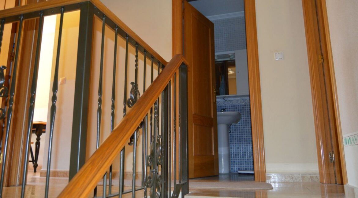 o_1ef9luq3v1h6c15q1hqu1sj2sr92u