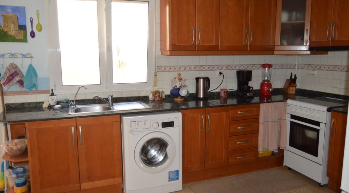 o_1ef9luscp1qk11ota2sj1dg2s2730