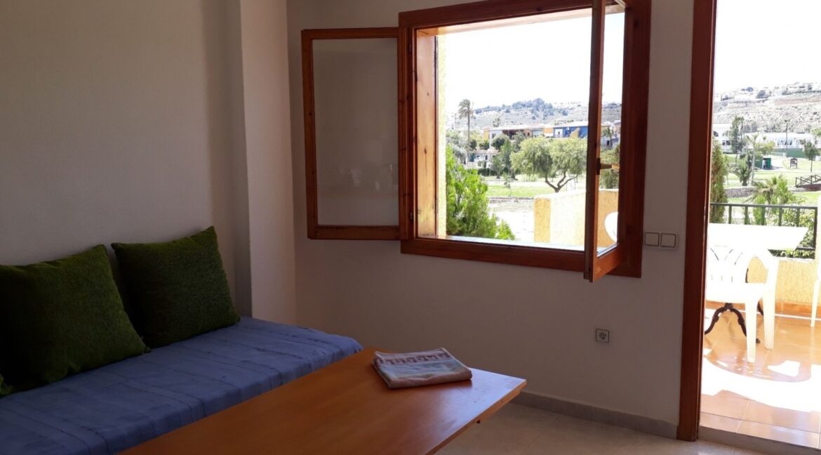 o_1ef9pe33518v21pu6uiv1prn2h