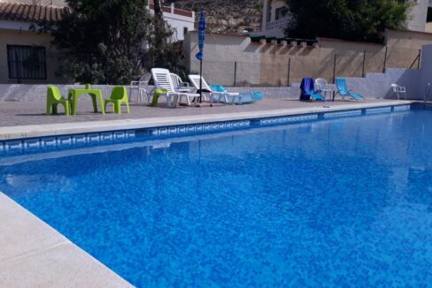 o_1ef9pe3359sd1vd71vs712ul13h2j