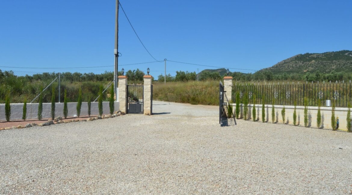 o_1efa75kmp18b0133ucui18snvik3a