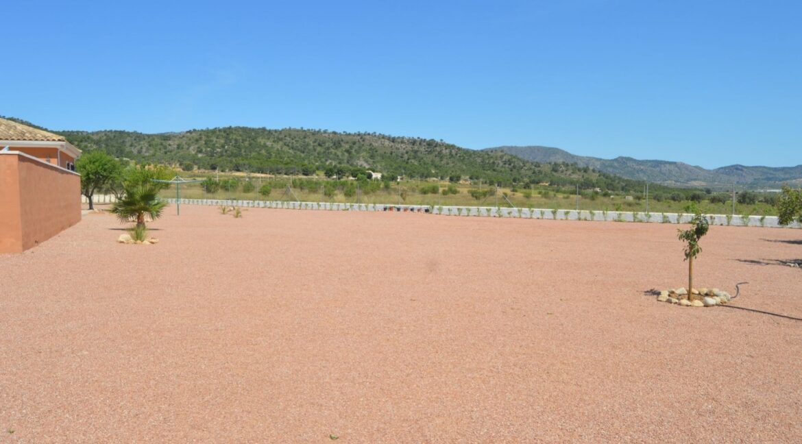 o_1efa75kmq1cs11egd1mc41egr8ma4b