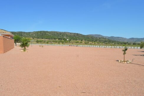 o_1efa75kmq1cs11egd1mc41egr8ma4b