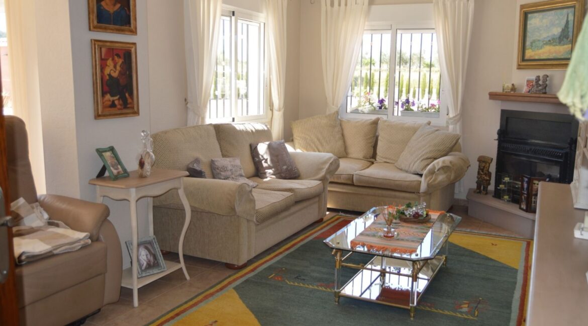 o_1efa75kmq1sgm1alq13dq11gr13nq46