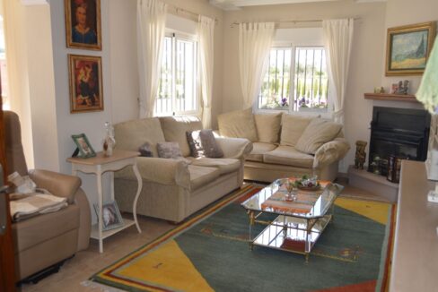 o_1efa75kmq1sgm1alq13dq11gr13nq46