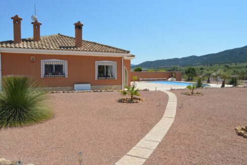 o_1efa75kmq1vu2k7415m3veh1tfk47