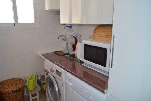 o_1efa75kmq2o11gm31l8j1u0s11b748