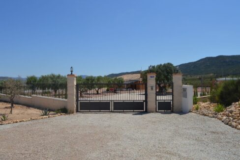 o_1efa75kmqe2i17vk18ptuarake3m