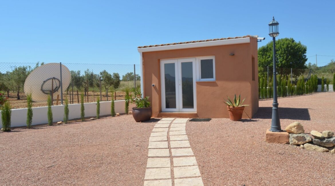 o_1efa75kmqffn14171j1g1uts1sln3q