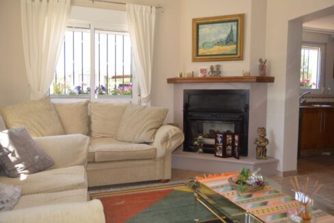 o_1efa75kmqhco132pujs156b9i24d