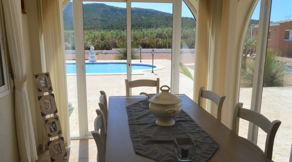 o_1efa75kmqilm1j6528h11qb192k3r