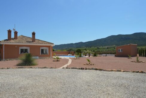 o_1efa75kmqo0lei91adua84ccc3f