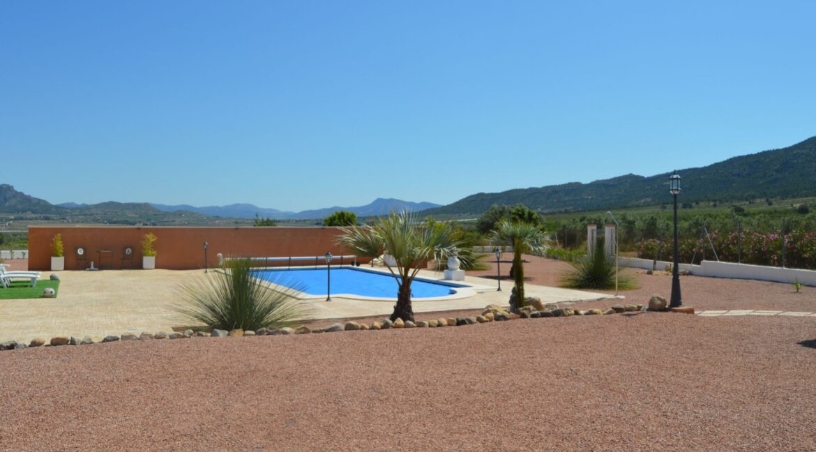 o_1efa75kmrjh7e5s16kgivi1pva4e