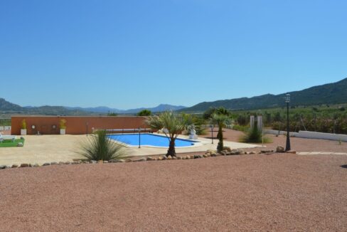 o_1efa75kmrjh7e5s16kgivi1pva4e