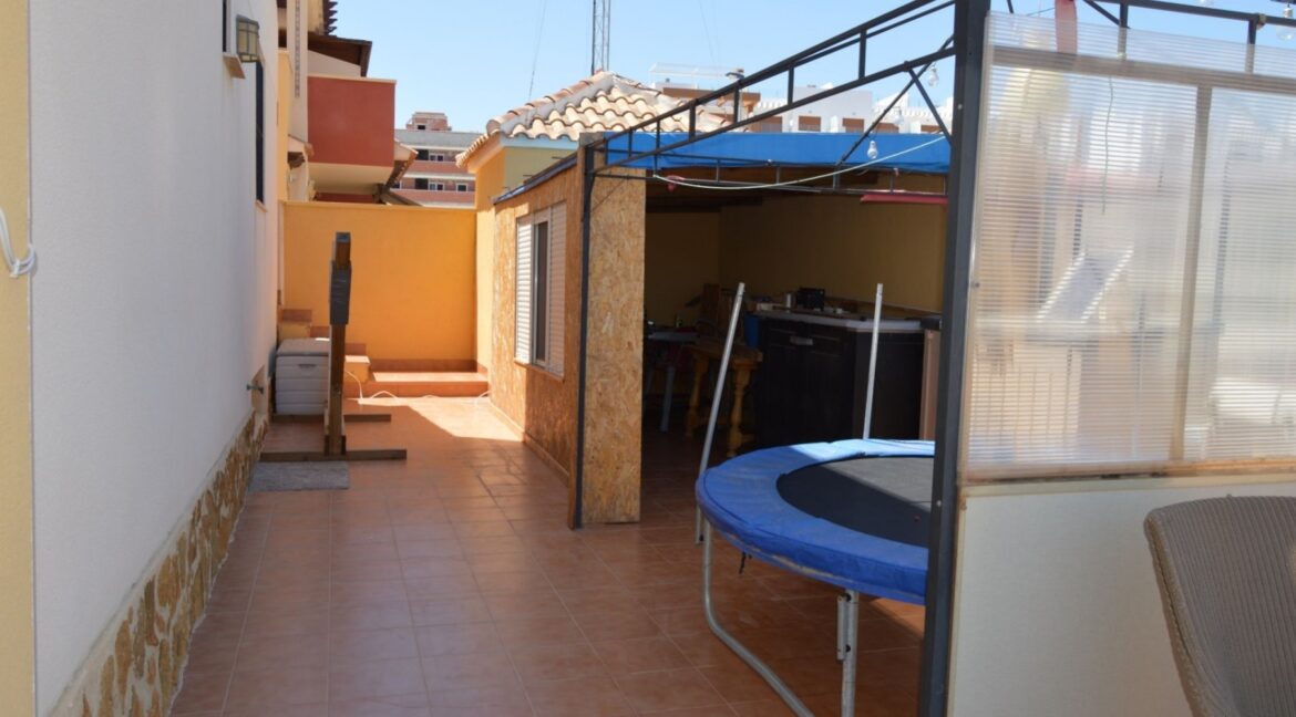 o_1efaijr0s18tv1cru8vjscf17872n