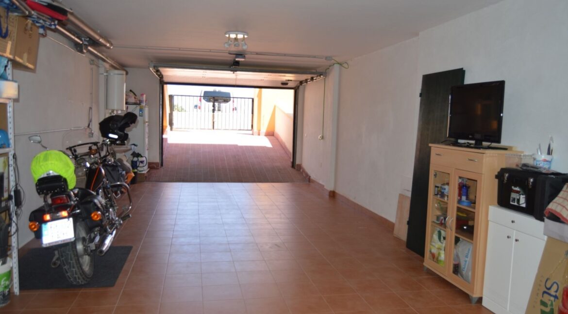 o_1efaijr0t9kfbosossgvi1ci42v