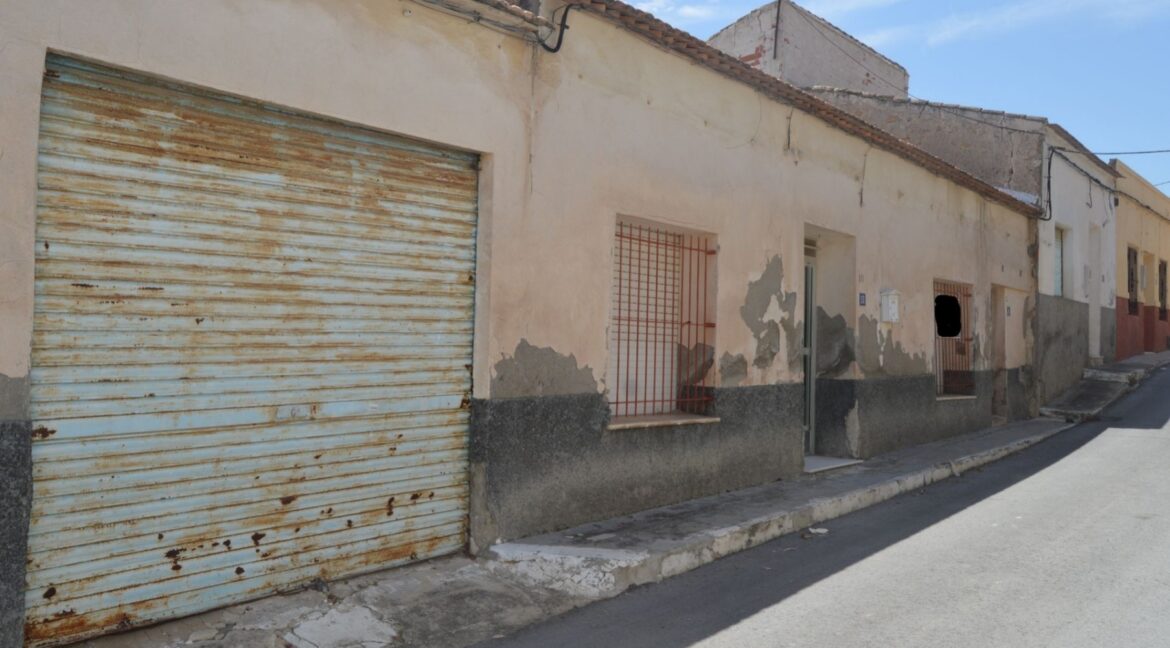 o_1efcitgh579n1pli2gsvge17j52e