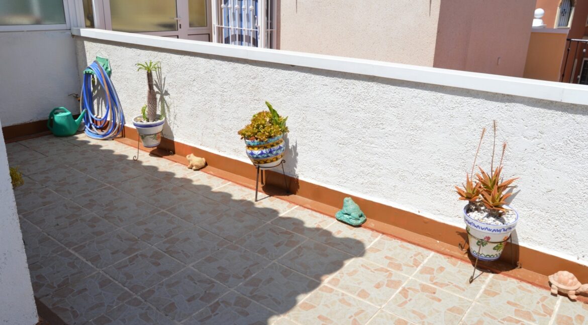 o_1efd55c3ek7m1m3i1j9qcq2bb39