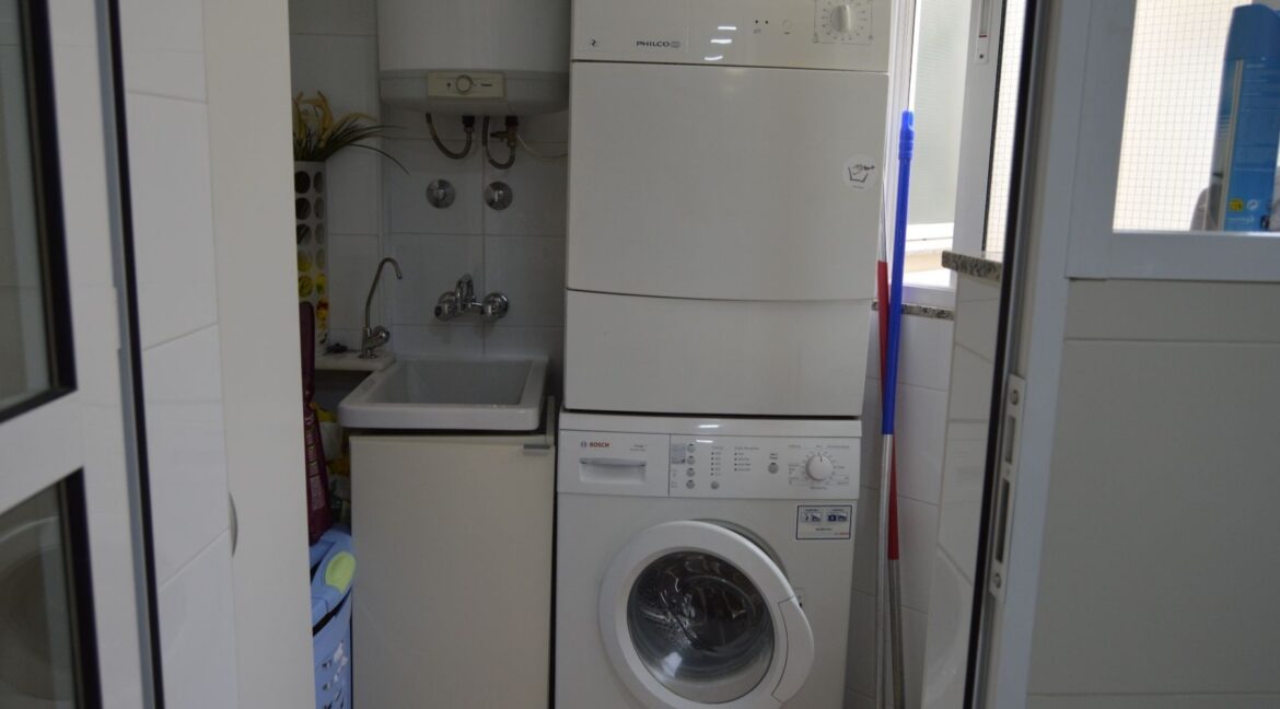 o_1efi6g6aq1ss01cvp16eevv11a702j