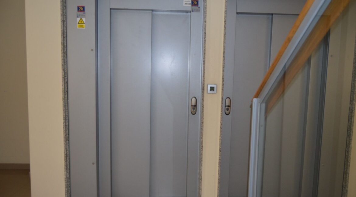 o_1efi6g6aqm1515g66qfmqp16hi2a