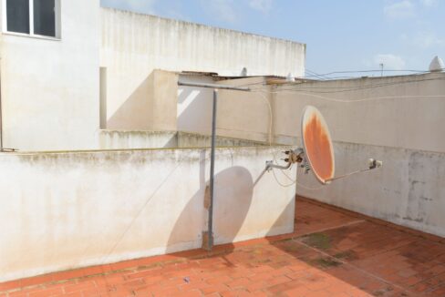 o_1efkk2vfu1ll01vd0tra1d9112fb27