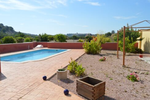 o_1efv1ciltrfe13toukbf89112t8k