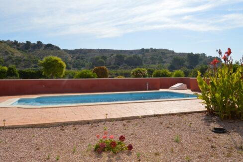 o_1efv1cilu1id7hl5r3ehq612c38n