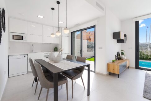 o_1eg7mkqtc11d8158vogrbh4hje21