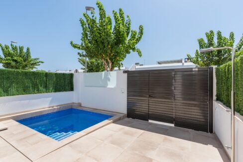 o_1eggjpan8feilov1mlrh2s16go2c