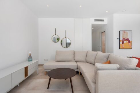 o_1eggmj71j15giiqjivb7jp3d84s