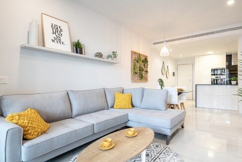 o_1egvstjfe3mv5ip1n8pq1b1rlr1t