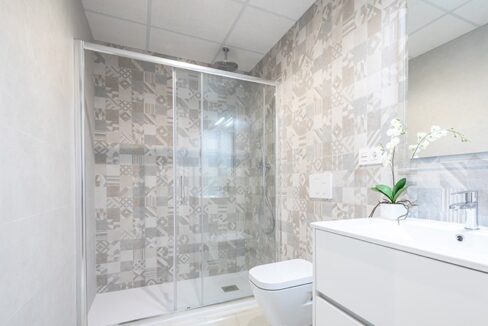 o_1egvstjffu4u8fm1es17he18b626