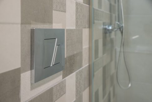 o_1eh7e14e9mmfv8tnb1i01a4825