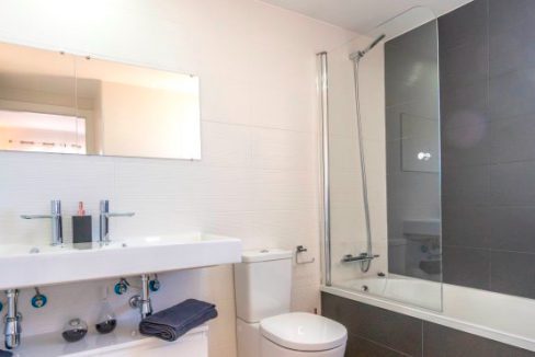 o_1eh9c941m1nkp1b0f1umu1r1l1ug1g0