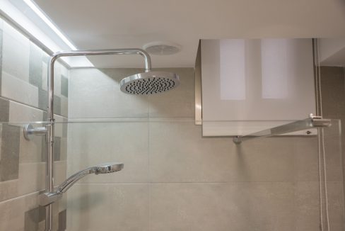 o_1eh9r7ecqk7p1t9n1qj6mou3hr1u