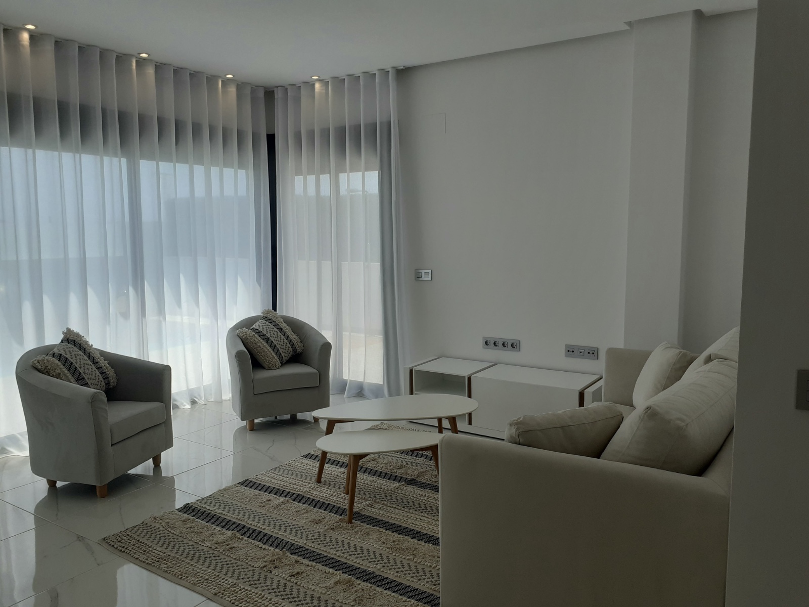 o_1ehcmacvg1k3l7cvvbpq3rh6h27